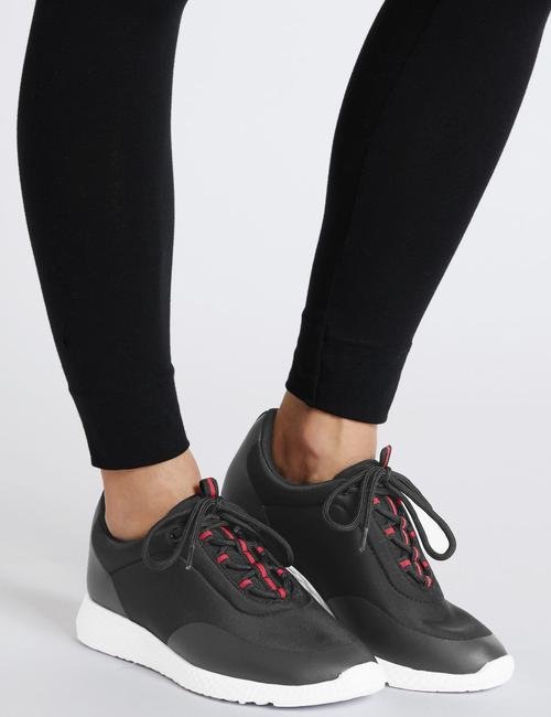 Siyah Bağcıklı Spor Ayakkabı
