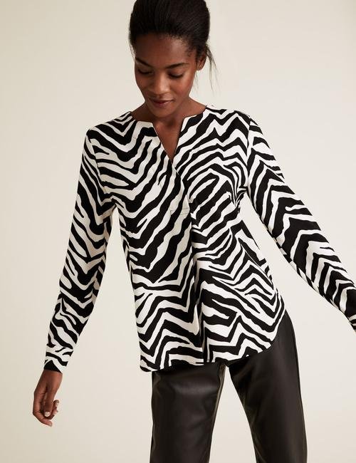 Siyah Zebra Desenli V Yaka Bluz
