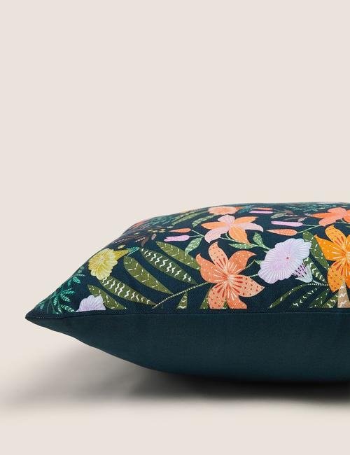 Lacivert Çiçek Desenli Yastık