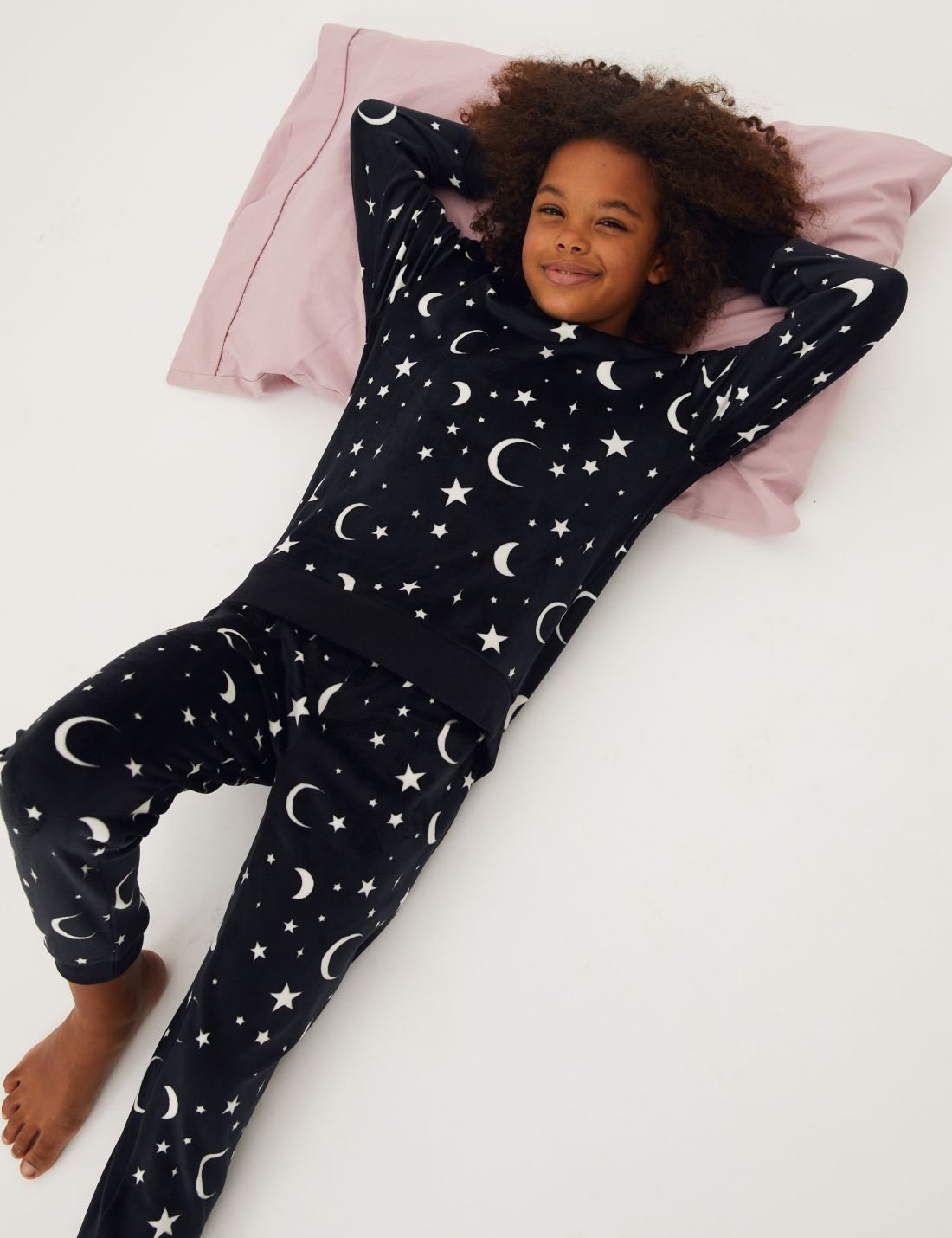 Yıldız Desenli Kadife Pijama Takımı (6-16 Yaş)