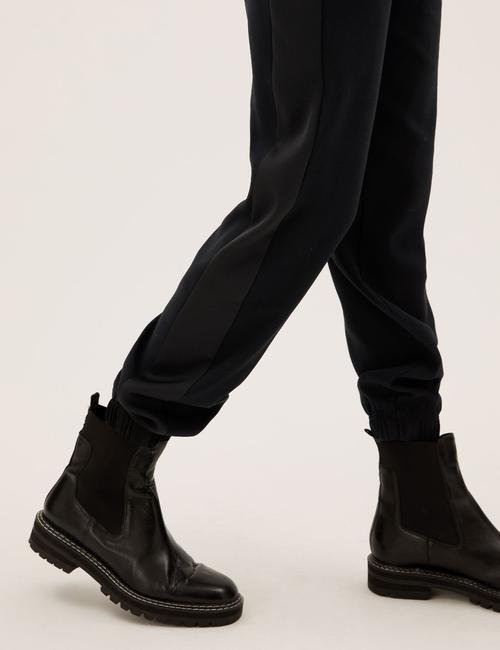 Siyah Cep Detaylı Jogger Pantolon