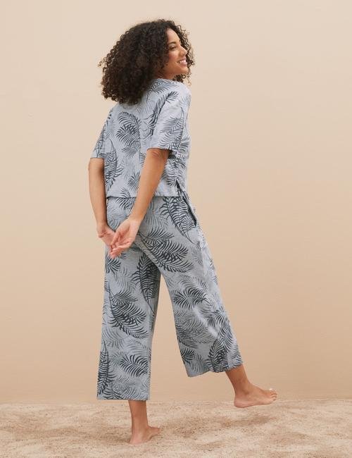 Gri Yaprak Desenli Kısa Kollu Pijama Takımı