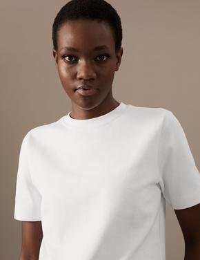 Kadın Beyaz Regular Fit Kısa Kollu T-Shirt