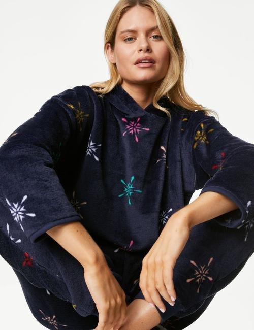 Lacivert Yıldız Desenli Uzun Kollu Polar Pijama Takımı
