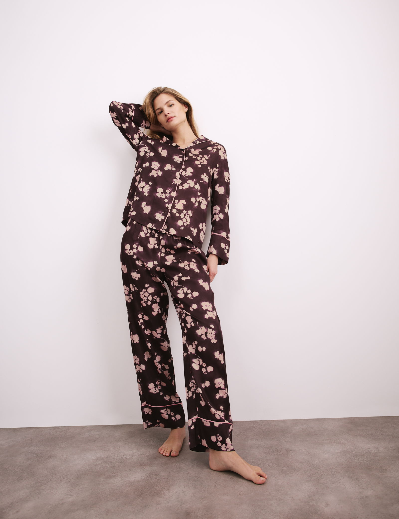 Çiçek Desenli Uzun Kollu Saten Pijama Takımı