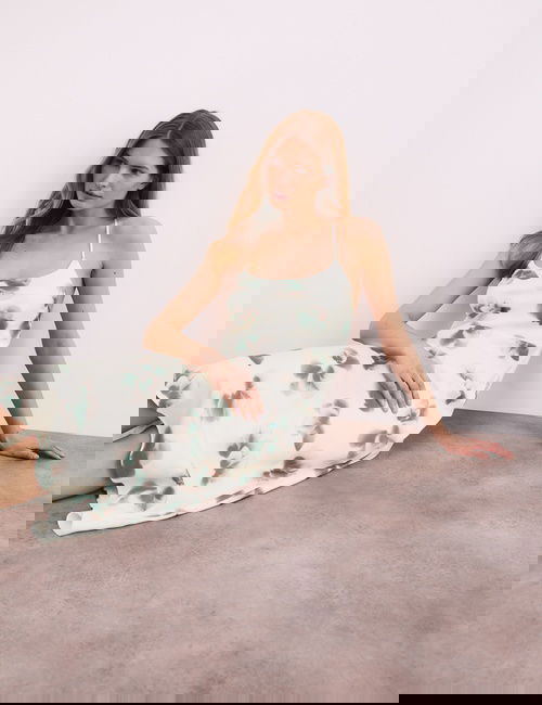 Krem Mix Rosie Çiçek Desenli Uzun Saten Gecelik
