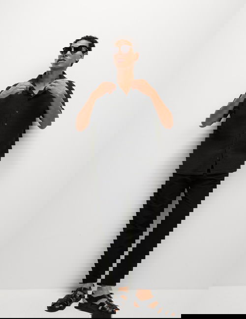 Siyah Saf Pamuklu Kroşe Desenli Gömlek