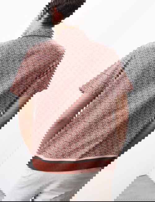 Kahverengi Geometrik Desenli Gömlek